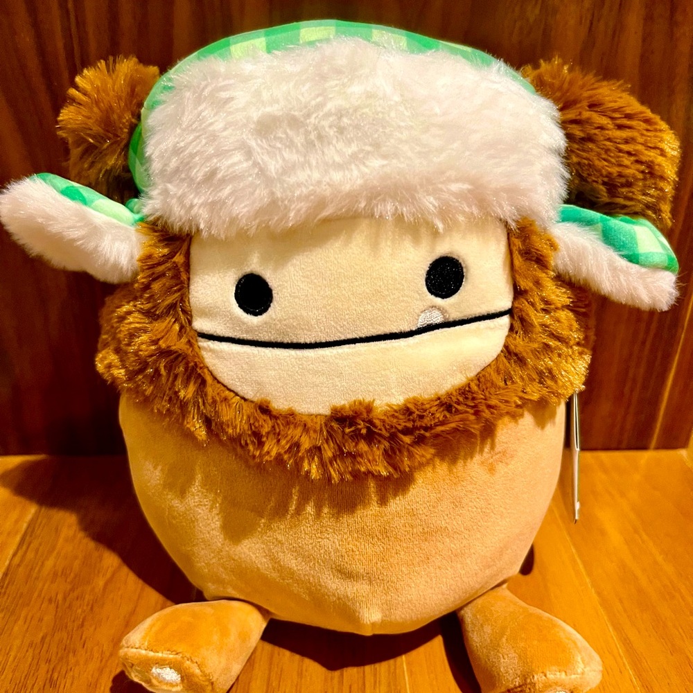 Benny Fur Trapper Squishmallow with Green Hat NWT 8”